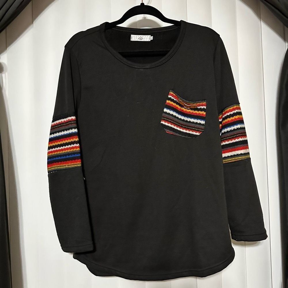 68 Dress Black sweater with front pocket with tribal like decor